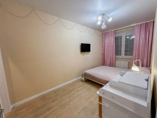 Продам однокомнатную (1-комн.) квартиру, Июльских Дней ул, 1к2, Нижний Новгород г