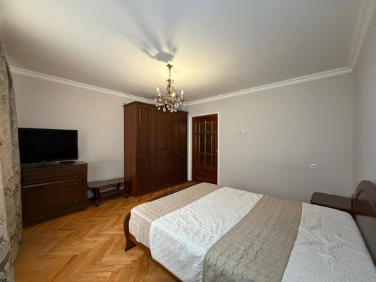 Продам многокомнатную квартиру, Киримова ул, 138б, Нальчик г