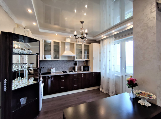 Продам однокомнатную (1-комн.) квартиру, Шиллеровская ул, 7, Новороссийск г