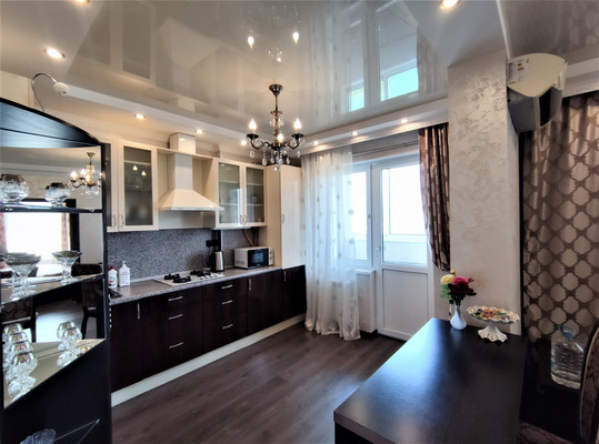 Продам однокомнатную (1-комн.) квартиру, Шиллеровская ул, 7, Новороссийск г