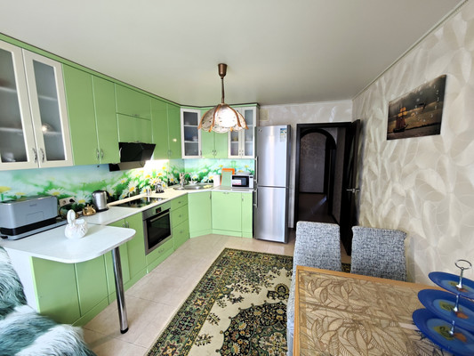 Продам двухкомнатную (2-комн.) квартиру, Суворовская ул, 79, Новороссийск г