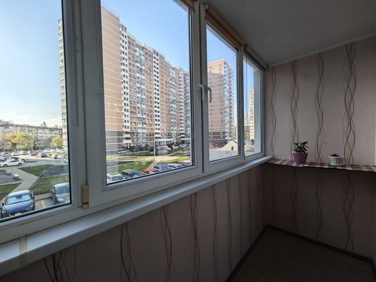 Продам двухкомнатную (2-комн.) квартиру, Суворовская ул, 79, Новороссийск г