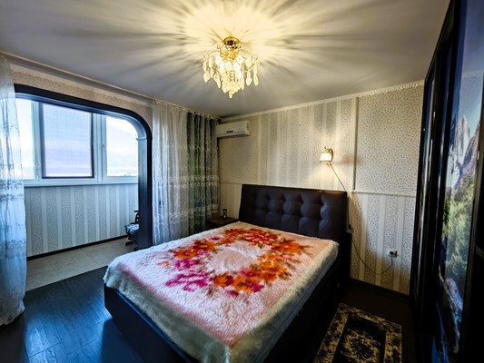 Продам двухкомнатную (2-комн.) квартиру, Суворовская ул, 79, Новороссийск г