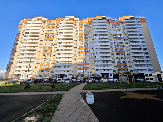 Продам двухкомнатную (2-комн.) квартиру, Суворовская ул, 79, Новороссийск г