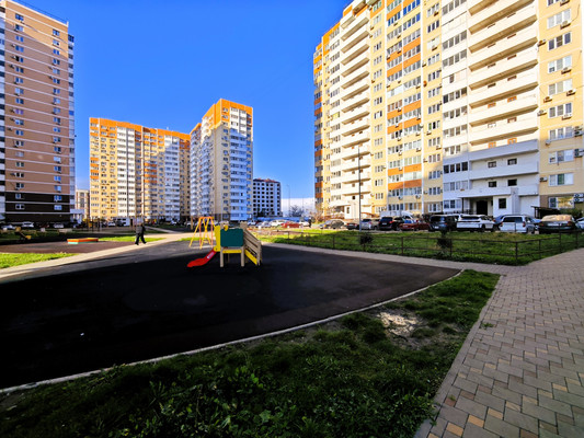 Продам двухкомнатную (2-комн.) квартиру, Суворовская ул, 79, Новороссийск г