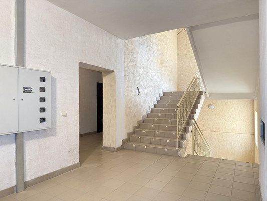 Продам однокомнатную (1-комн.) квартиру, Солнечная ул, 8к5, Нальчик г