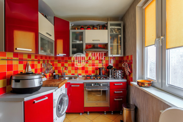 Продам однокомнатную (1-комн.) квартиру, Педагогическая ул, 8, Москва г