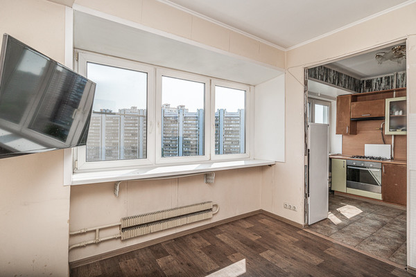 Продам трехкомнатную (3-комн.) квартиру, Ленинский пр-кт, 102, Москва г