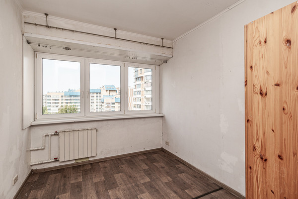 Продам трехкомнатную (3-комн.) квартиру, Ленинский пр-кт, 102, Москва г