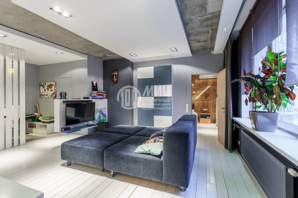 Продам двухкомнатную (2-комн.) квартиру, Яна Райниса б-р, 31, Москва г