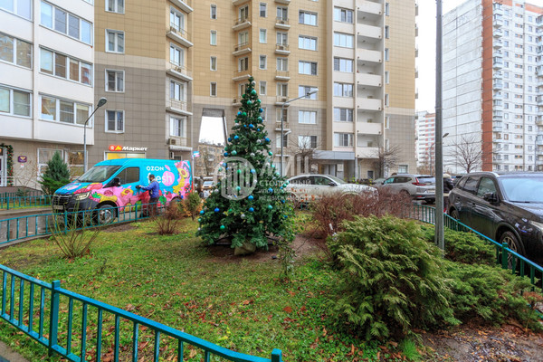 Продам двухкомнатную (2-комн.) квартиру, Яна Райниса б-р, 31, Москва г