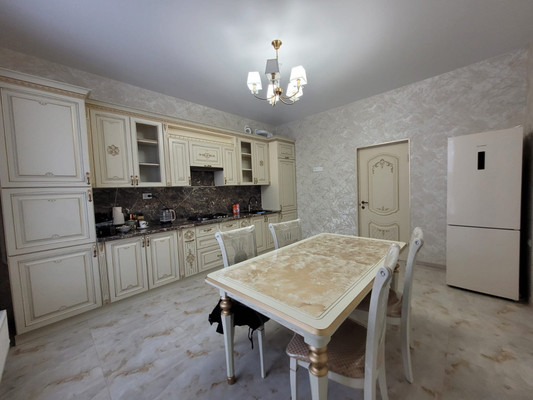 Сдам двухкомнатную (2-комн.) квартиру, Олимпийский б-р, 4к4, Баксан г