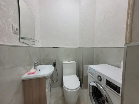 Сдам двухкомнатную (2-комн.) квартиру, Олимпийский б-р, 4к4, Баксан г