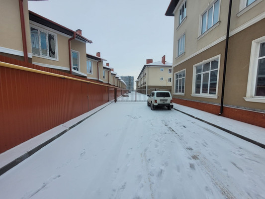 Сдам двухкомнатную (2-комн.) квартиру, Олимпийский б-р, 4к4, Баксан г