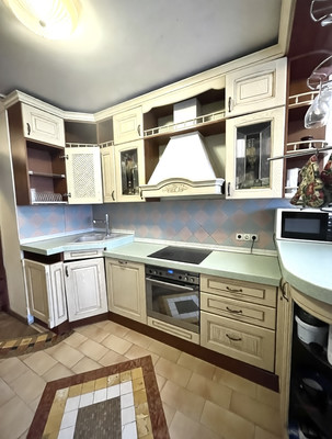 Продам трехкомнатную (3-комн.) квартиру, Весёлая ул, 35, Москва г