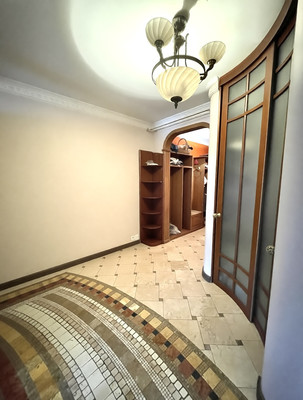 Продам трехкомнатную (3-комн.) квартиру, Весёлая ул, 35, Москва г