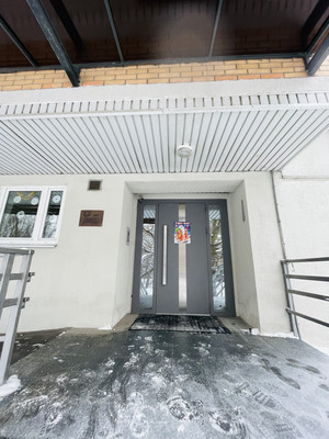 Продам трехкомнатную (3-комн.) квартиру, Весёлая ул, 35, Москва г