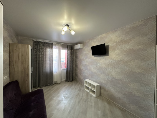 Продам однокомнатную (1-комн.) квартиру, Балаклавская ул, 73Д, Симферополь г