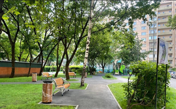 Продам трехкомнатную (3-комн.) квартиру, Олимпийский пр-кт, 10к1, Москва г