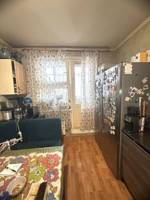 Продам трехкомнатную (3-комн.) квартиру, Марьинский Парк ул, 13, Москва г