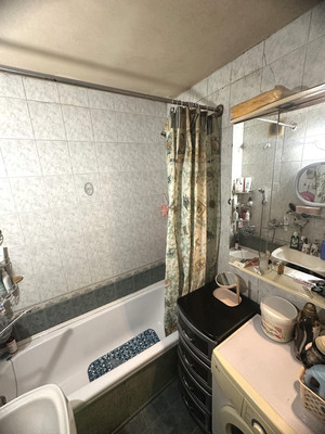 Продам трехкомнатную (3-комн.) квартиру, Марьинский Парк ул, 13, Москва г