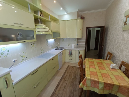 Продам трехкомнатную (3-комн.) квартиру, Ямская ул, 14, Ханты-Мансийск г