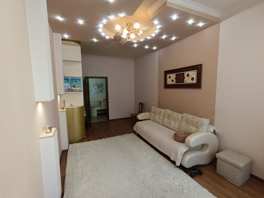 Продам трехкомнатную (3-комн.) квартиру, Ямская ул, 14, Ханты-Мансийск г