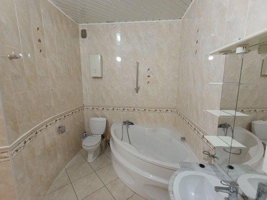 Продам однокомнатную (1-комн.) квартиру, Комсомольская ул, 29, Ханты-Мансийск г