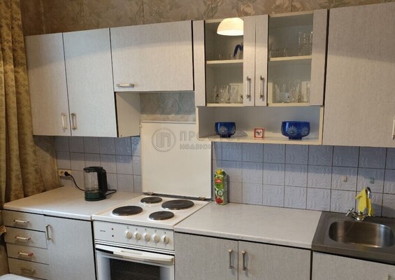 Продам двухкомнатную (2-комн.) квартиру, Плещеева ул, 22, Москва г