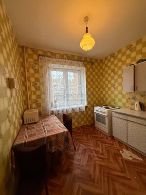 Продам двухкомнатную (2-комн.) квартиру, Бескудниковский б-р, 17к1, Москва г