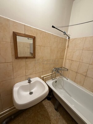 Продам двухкомнатную (2-комн.) квартиру, Бескудниковский б-р, 17к1, Москва г