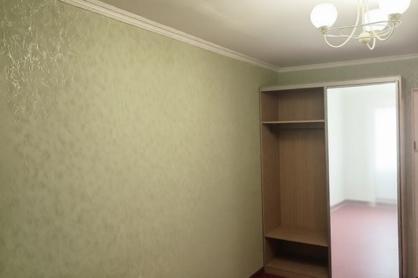 Продам трехкомнатную (3-комн.) квартиру, Садовая ул, 37, Калининград г