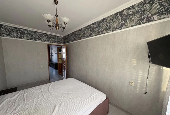 Продам трехкомнатную (3-комн.) квартиру, Л.Иванихиной ул, 5, Калининград г