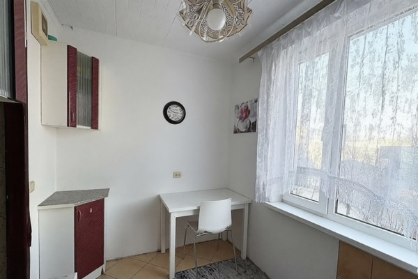 Продам трехкомнатную (3-комн.) квартиру, Л.Иванихиной ул, 5, Калининград г