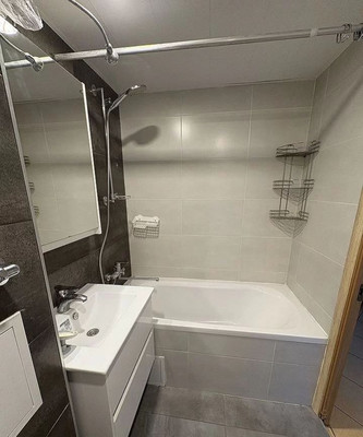 Продам трехкомнатную (3-комн.) квартиру, Л.Иванихиной ул, 5, Калининград г