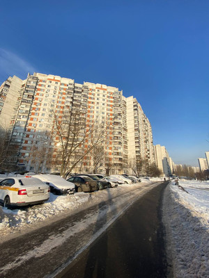 Продам трехкомнатную (3-комн.) квартиру, Новокосинская ул, 17к3, Москва г