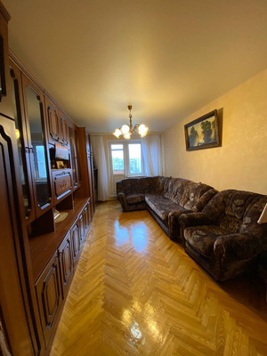 Продам трехкомнатную (3-комн.) квартиру, Новокосинская ул, 17к3, Москва г