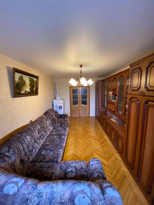 Продам трехкомнатную (3-комн.) квартиру, Новокосинская ул, 17к3, Москва г