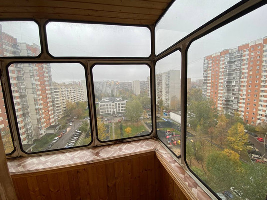 Продам трехкомнатную (3-комн.) квартиру, Новокосинская ул, 17к3, Москва г
