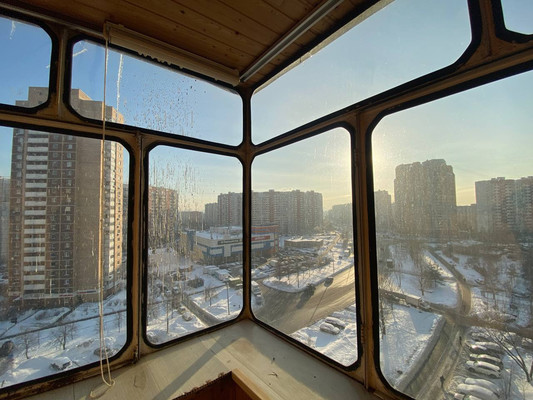 Продам трехкомнатную (3-комн.) квартиру, Новокосинская ул, 17к3, Москва г