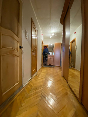 Продам трехкомнатную (3-комн.) квартиру, Новокосинская ул, 17к3, Москва г