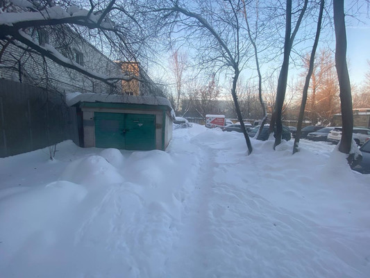 Продам гараж 14 м2, 1-я Владимирская ул, 18к5, Москва г