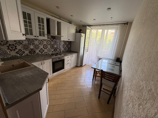 Продам трехкомнатную (3-комн.) квартиру, Очаковское ш, 17к1, Москва г