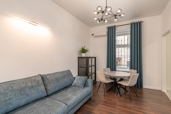 Продам трехкомнатную (3-комн.) квартиру, Дмитровка Б. ул, 7/5, Москва г