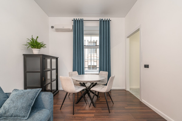 Продам трехкомнатную (3-комн.) квартиру, Дмитровка Б. ул, 7/5, Москва г