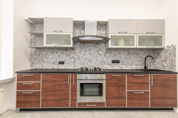 Продам трехкомнатную (3-комн.) квартиру, Дмитровка Б. ул, 7/5, Москва г