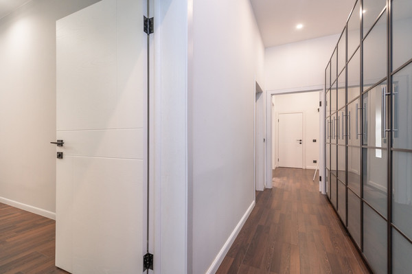 Продам трехкомнатную (3-комн.) квартиру, Дмитровка Б. ул, 7/5, Москва г