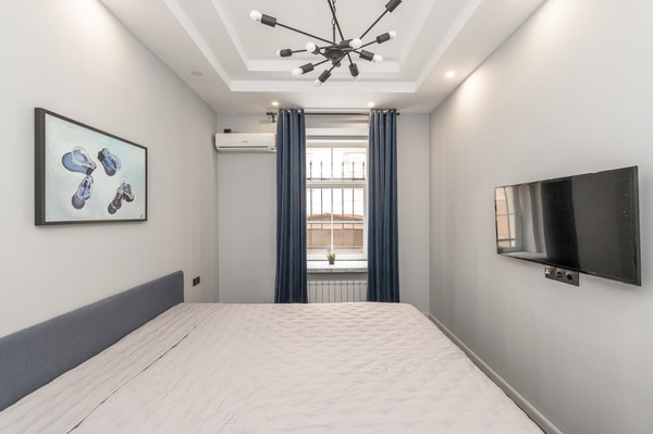 Продам трехкомнатную (3-комн.) квартиру, Дмитровка Б. ул, 7/5, Москва г