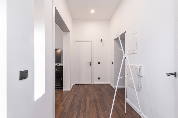 Продам трехкомнатную (3-комн.) квартиру, Дмитровка Б. ул, 7/5, Москва г