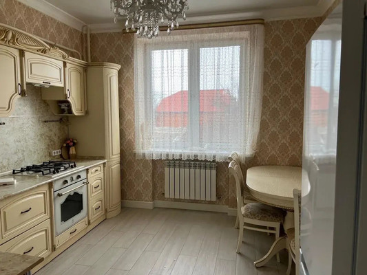 Сдам однокомнатную (1-комн.) квартиру, Новороссийская ул, 111, Армавир г